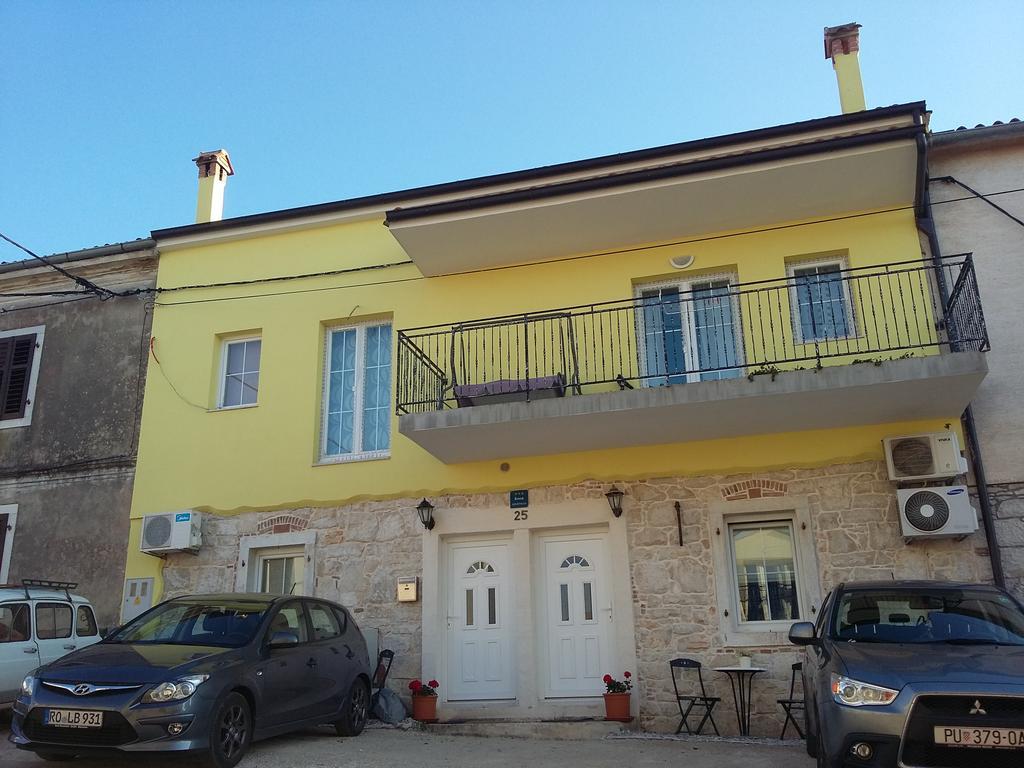 Apartment Alba Funtana Buitenkant foto